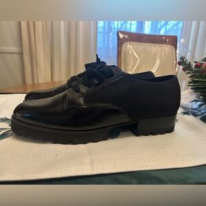 Donald Pliner - Elee lug Sole lace up oxford size women’s 9.5